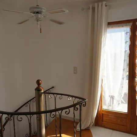 Mari Locdenia Villa Dénia